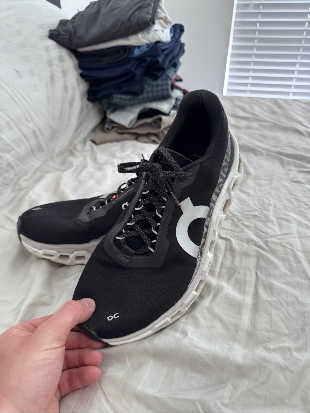On Running Men's Black/White Cloud Athletic Shoes